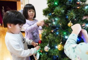 「クリスマスツリーが飾られました！」の画像