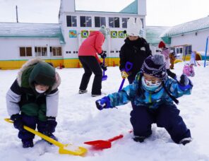 「雪遊びが始まりました！」の画像