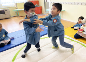 「すもうをして遊んだよ♪」の画像