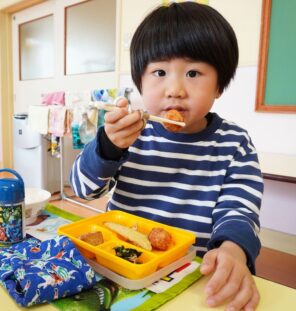 「おまちかね！給食が始まりました♪」の画像