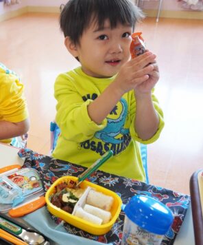 「みんなで「おべんとう」を食べました！」の画像