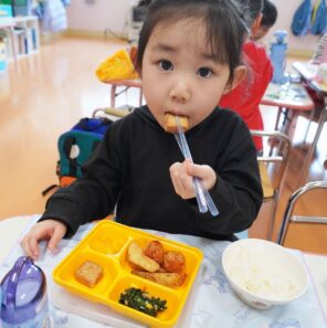「おまちかね！給食が始まりました♪」の画像