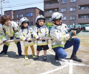 「チビッコ消防士！幼年消防クラブ入団式が開催されました」の画像