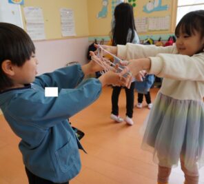 「『あやとりパーティー』が開催されました♬」の画像